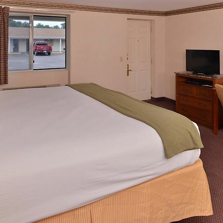 Americas Best Value Inn & Suites Wolcott Extérieur photo